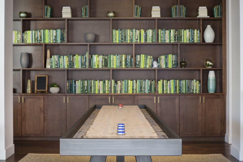 Shelf with books at 5550 Hollywood, Los Angeles, 90028