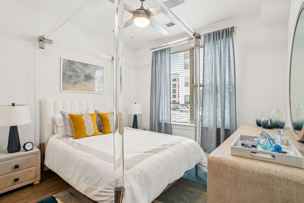 Link Apartments® Mint Street