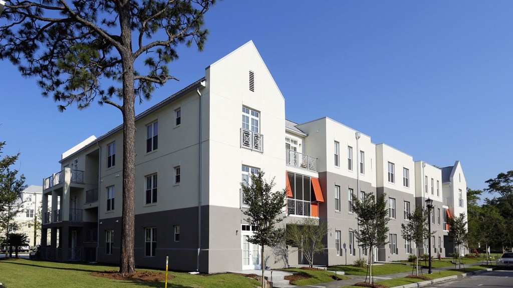 Beautiful Exteriors Phase 1 at Link Apartments® Mixson, North Charleston
