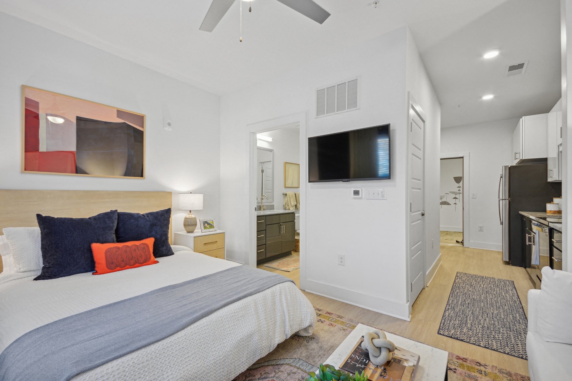 Link Apartments® Calyx