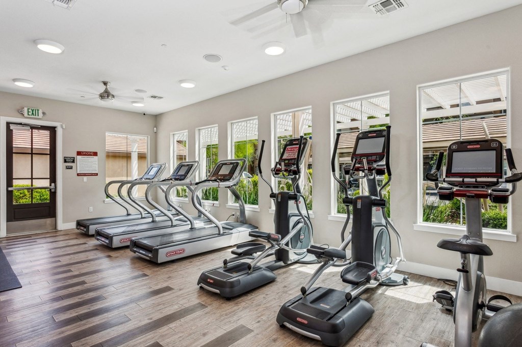 the retreat at thousand oaks gym cardio equipment and windows