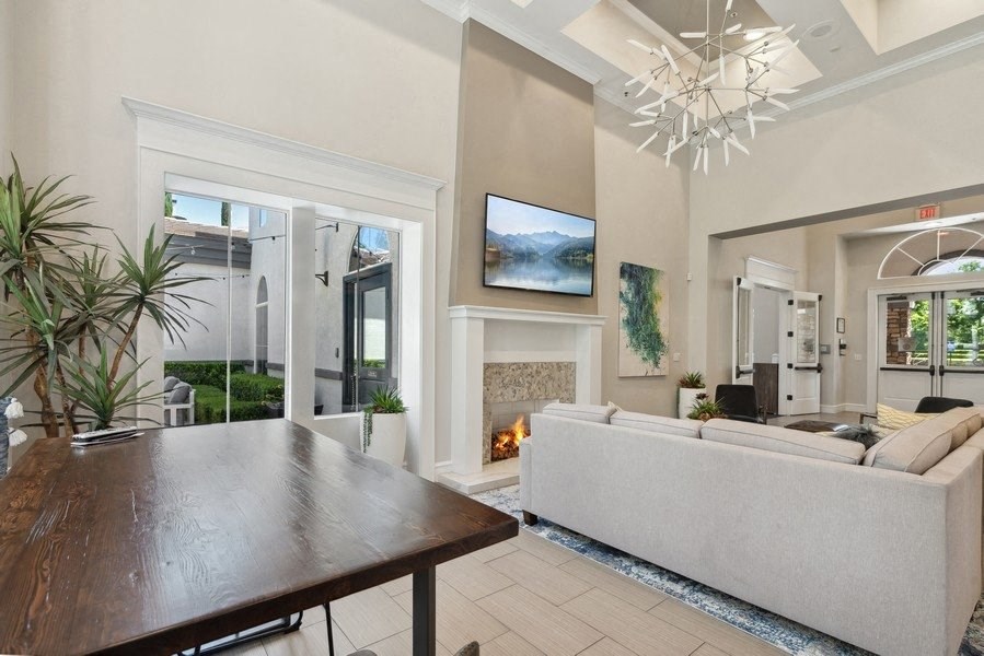 Lounge at Victoria Arbors Apartment Homes