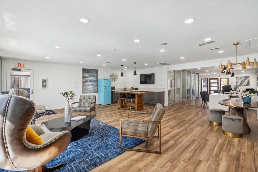 Lounge Area at The District Apartment Homes