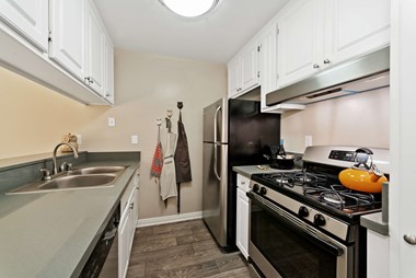2401 S Hacienda Blvd 1 Bed Apartment for Rent Photo Gallery 1