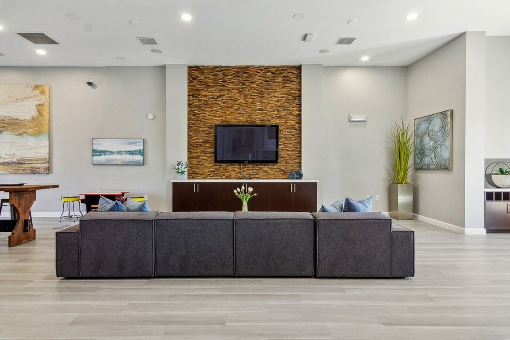 resident social lounge at Tribeca North Apartment Homes