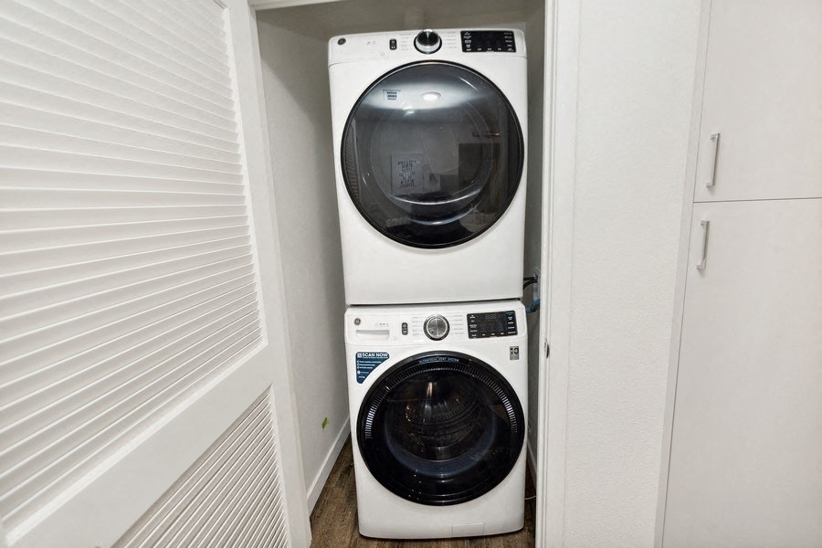 Washer and Dryer at BRIX325