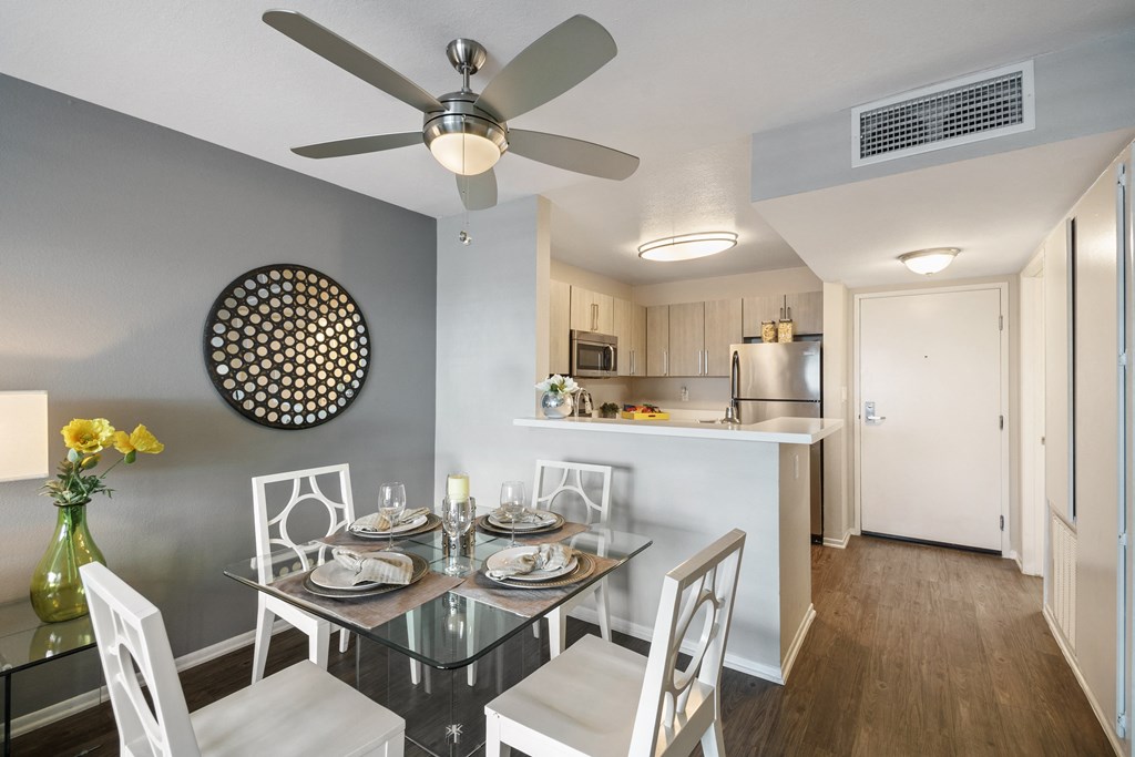 Dining Room at Pine at 6th