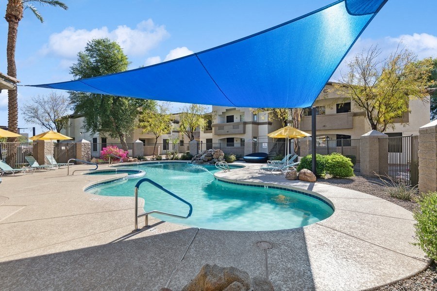resort style pool at Biscayne Bay Apartments