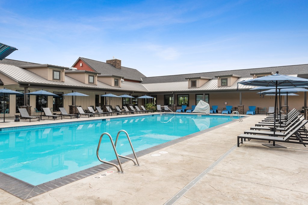 the swimming pool at the resort at governors crossing