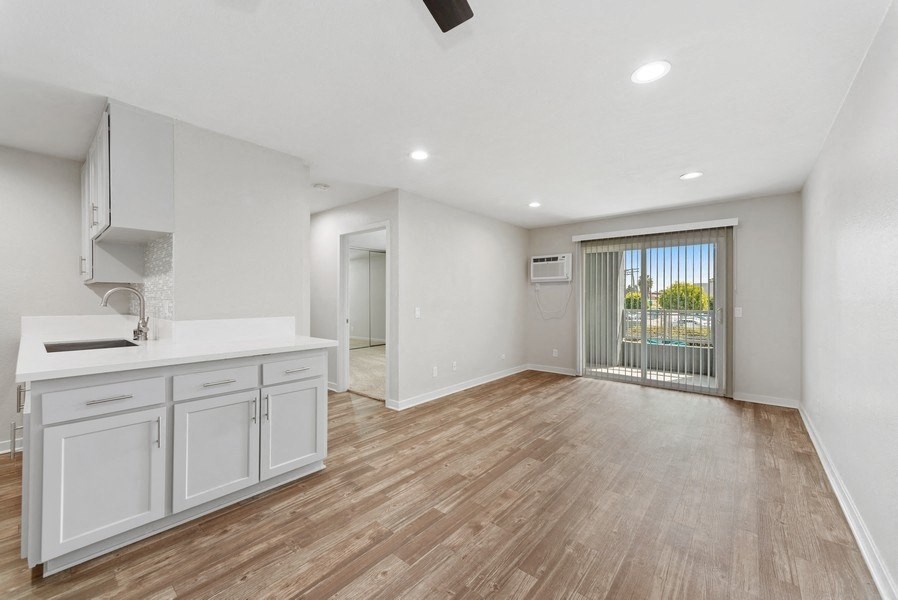 hardwood floors at Pointe Luxe Apartment Homes, San Diego, CA, 92110
