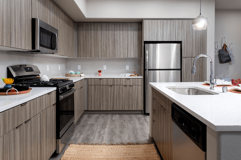 Fully Equipped Kitchen With Modern Appliances at Las Positas Apartments , Camarillo, California