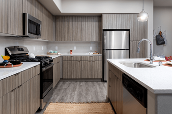 Fully Equipped Kitchen With Modern Appliances at Las Positas Apartments, Camarillo, California