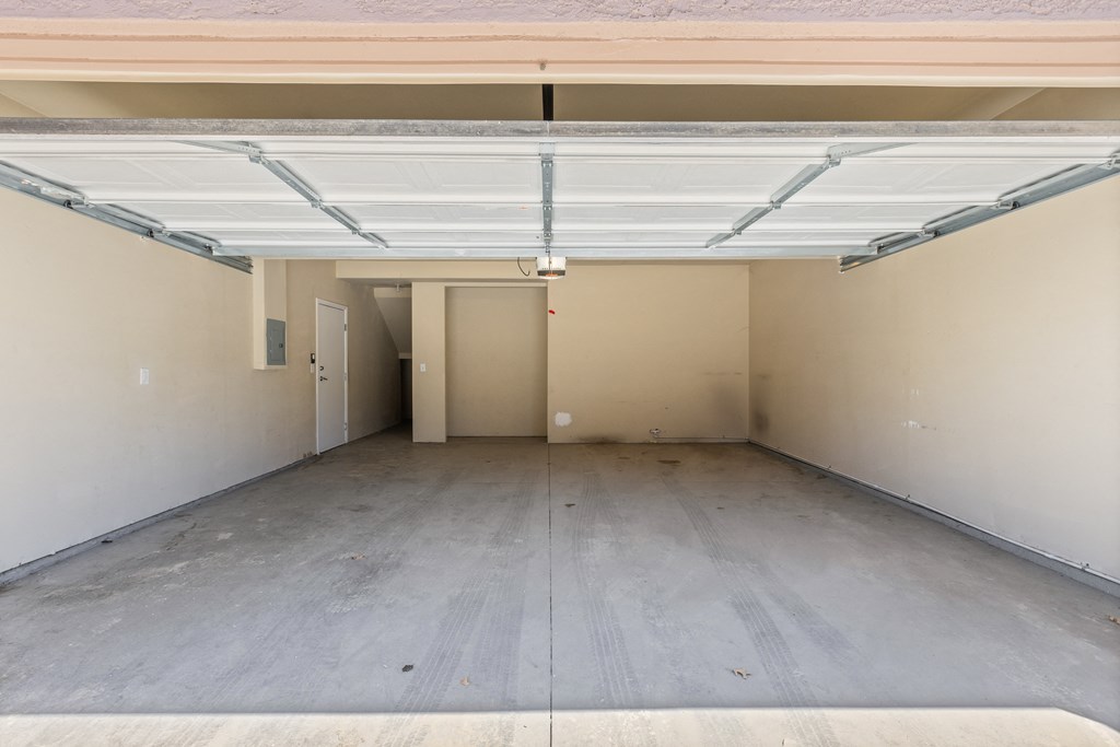 large garage at Caviata at Kiley Ranch