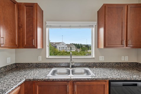 995 North Marine Dr. Studio-2 Beds Apartment for Rent