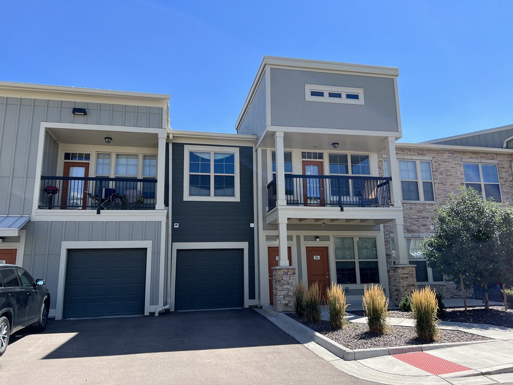 Attached Garages at Ridge at Castle Rock