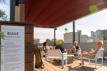 Roof Top Seating at Eleanor H16 Apartments