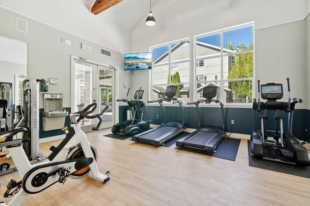 Fitness center at Thorncroft Farms Apartments