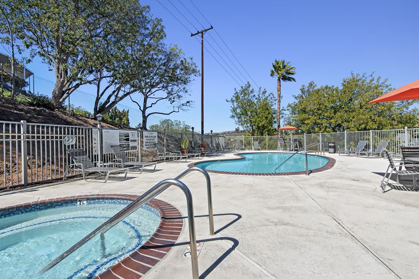 Hendrix Apartments A 55+ Lifestyle Community, 439 W El Norte Parkway