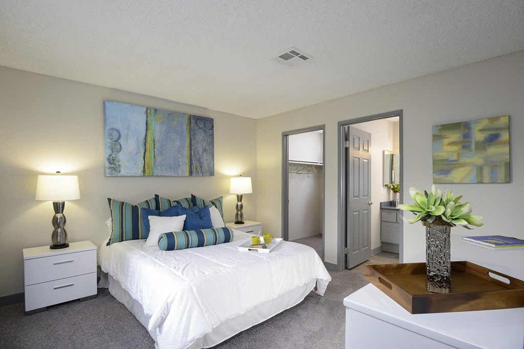 Spacious Bedroom With en Suite Bathroom And Closet, at The Bristol at Sunset, Henderson, 89014