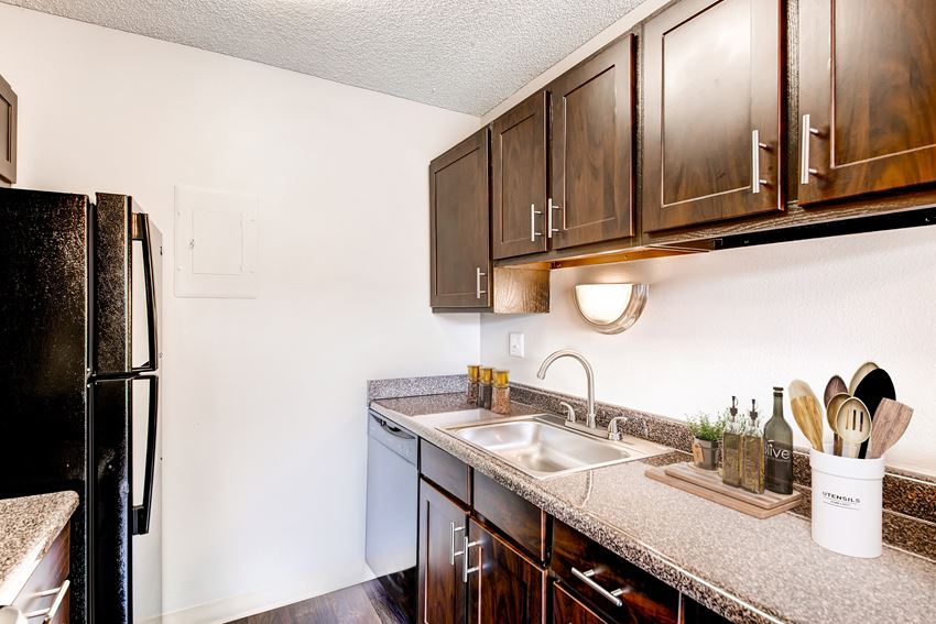 Kitchen at 3300 Tamarac - Photo Gallery 1