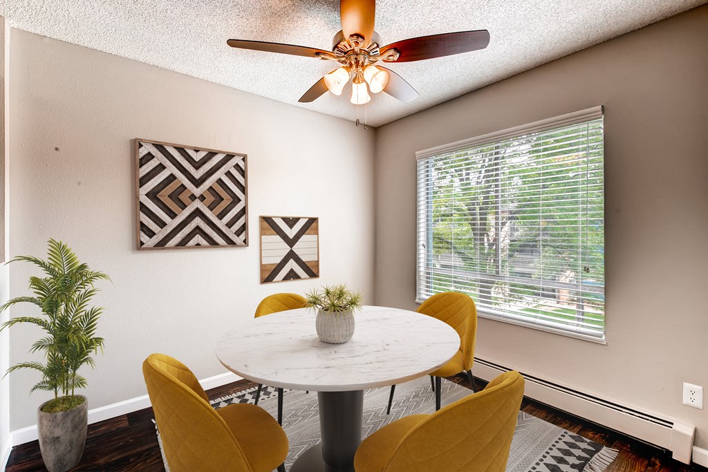 Dining room at 3300 Tamarac