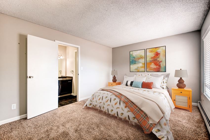 Bedroom at 3300 Tamarac - Photo Gallery