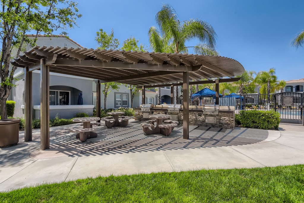 Grill seating at Santa Rosa Apartments