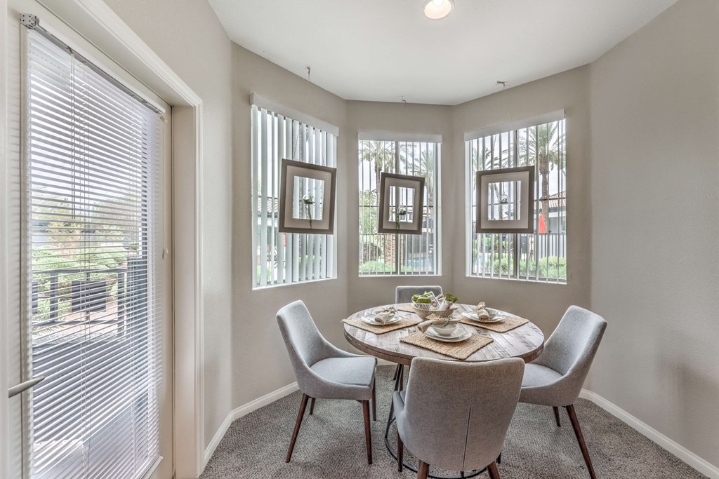 Dining area at Tribeca North Apartment Homes