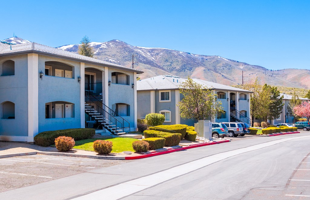 Silver Lake Apartments