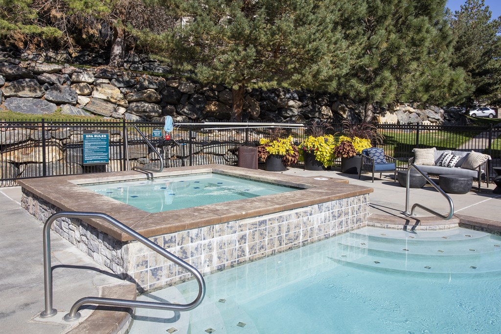 Resident Hot Tub at Stone Cliff Apartments