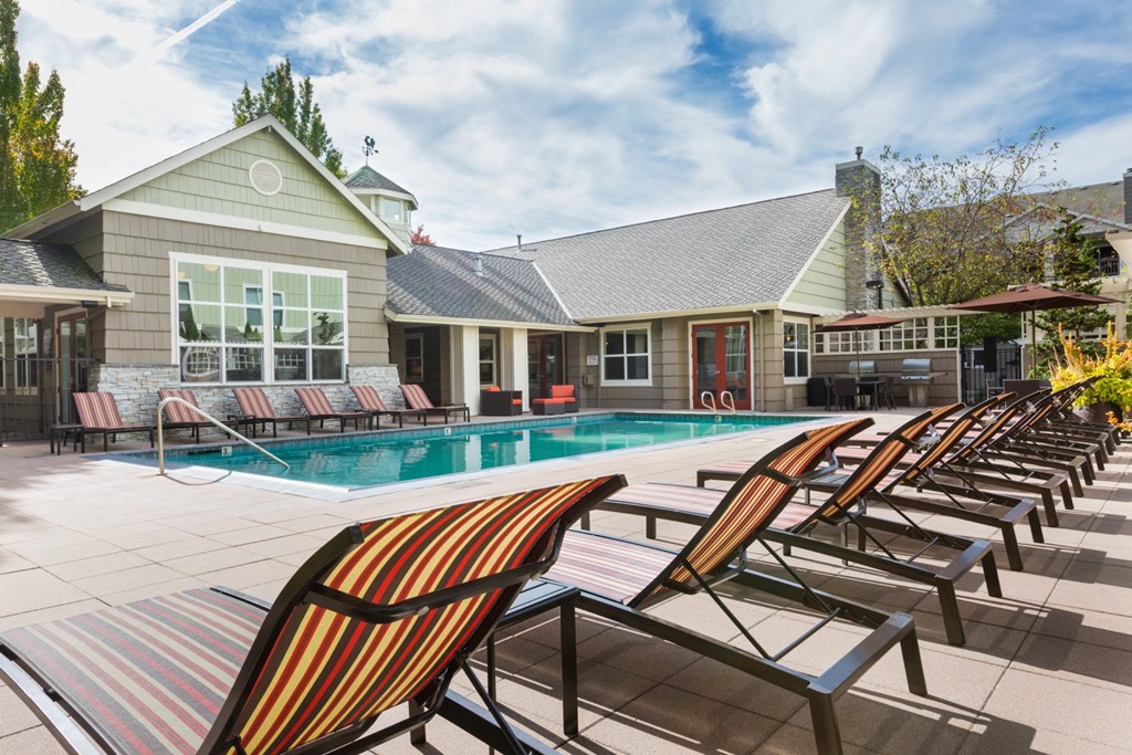 Poolside Sundeck and Grilling Area at Thorncroft Farms Apartments, 2120 NW Thorncroft Drive, Hillsboro