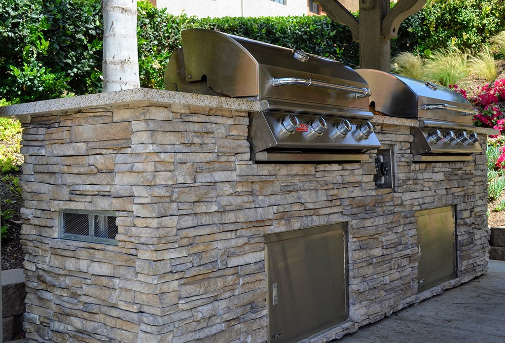 Outdoor Grills at Canyon Villa Apartment Homes, Chula Vista, California