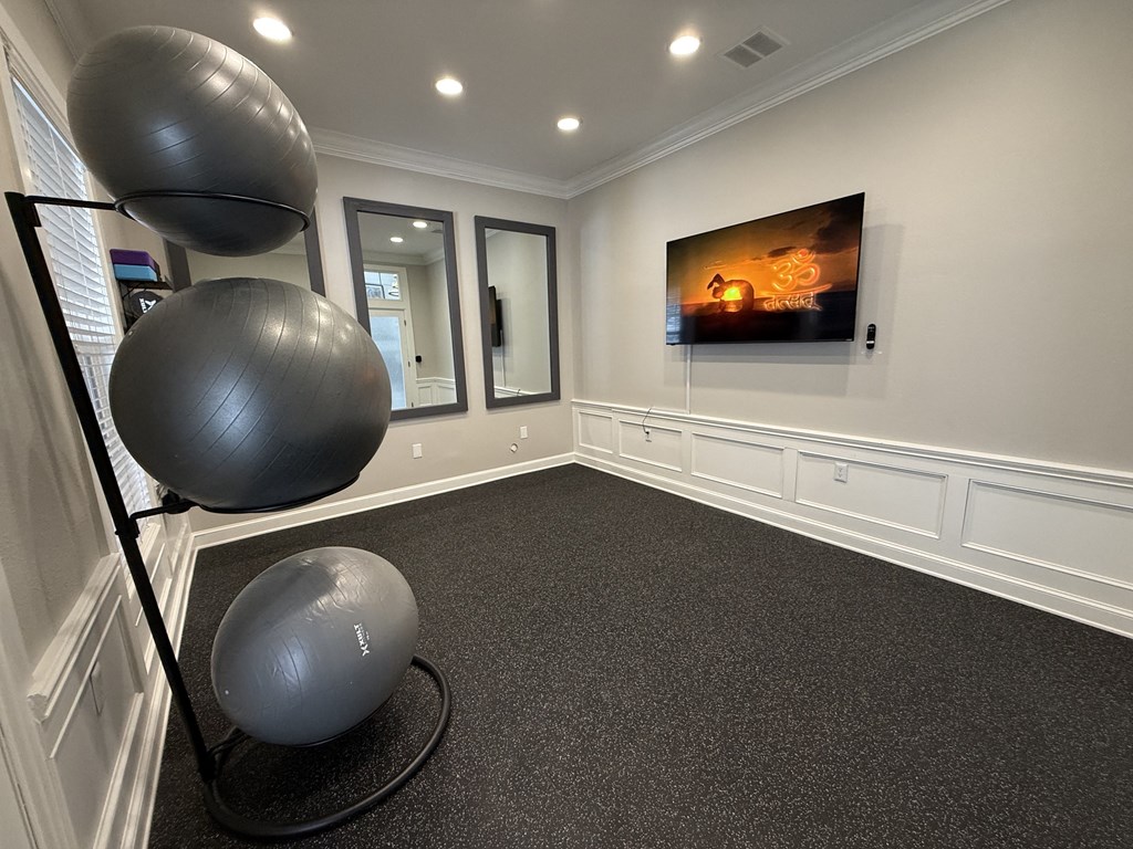 yoga room at Stonecliff Apartments