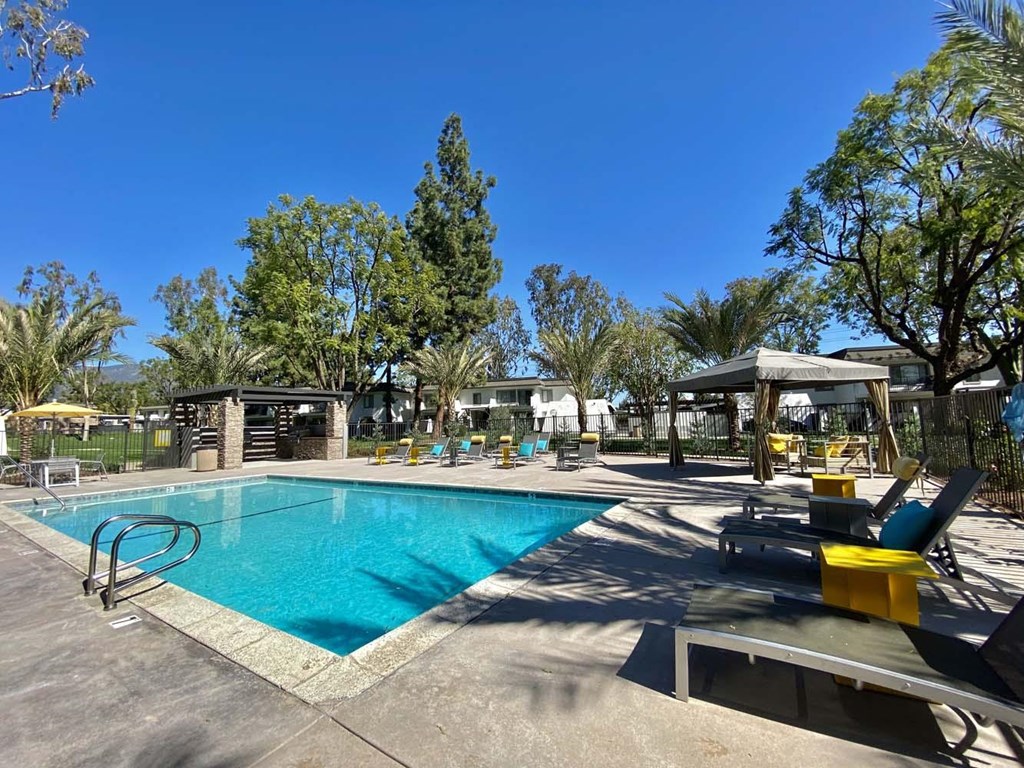 Picturesque Pool And Cabana Setting at Monte Vista Apartment Homes, La Verne