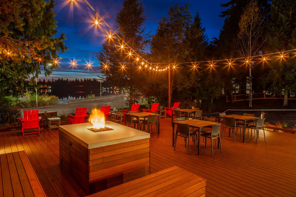 Firepit and patio at sunset at Artesia