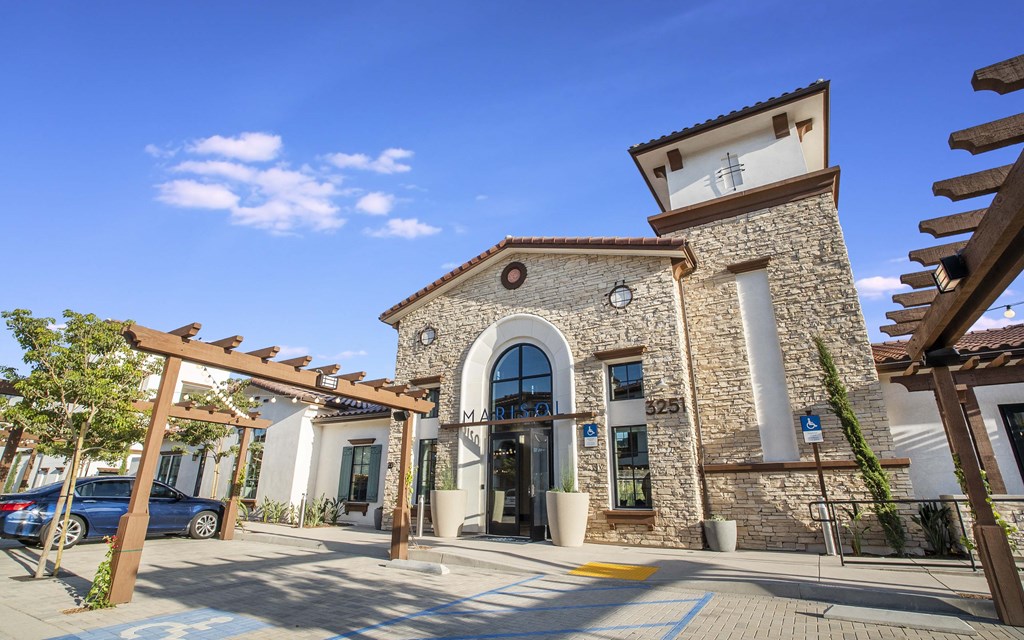 exterior views at Marisol Apartments