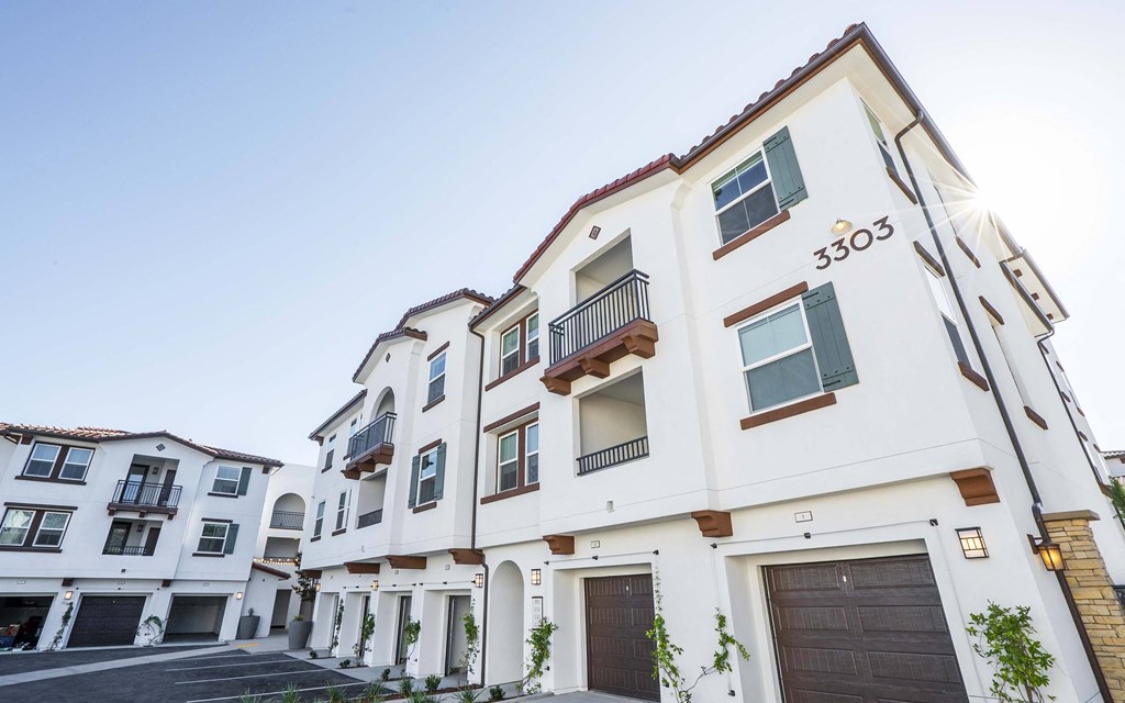 exterior views at Marisol Apartments