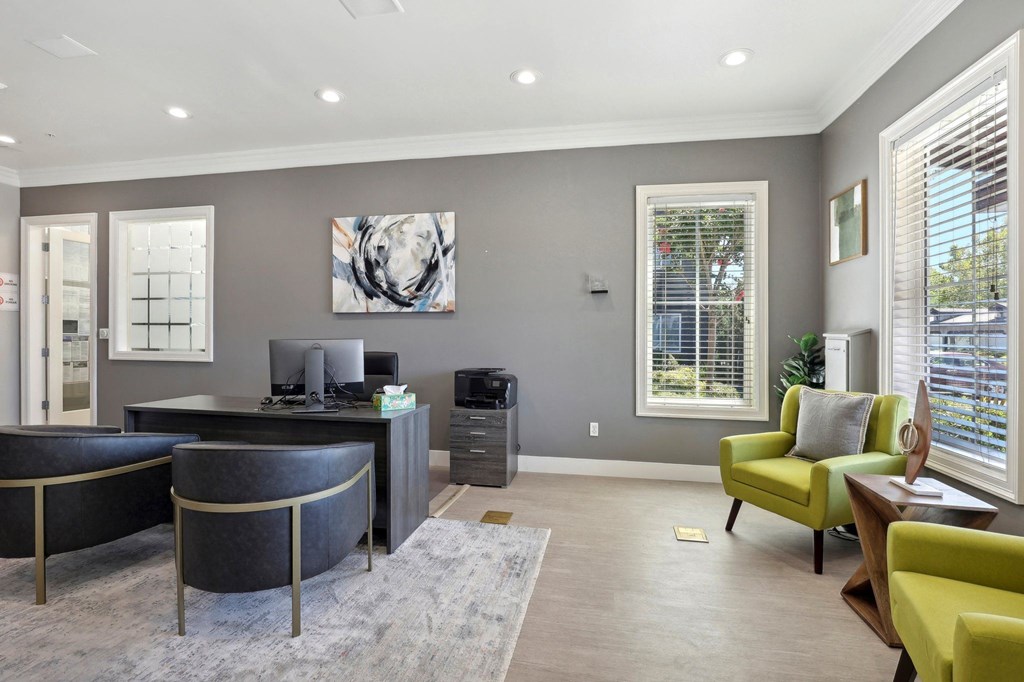 lounge area at Waterstone Apartments