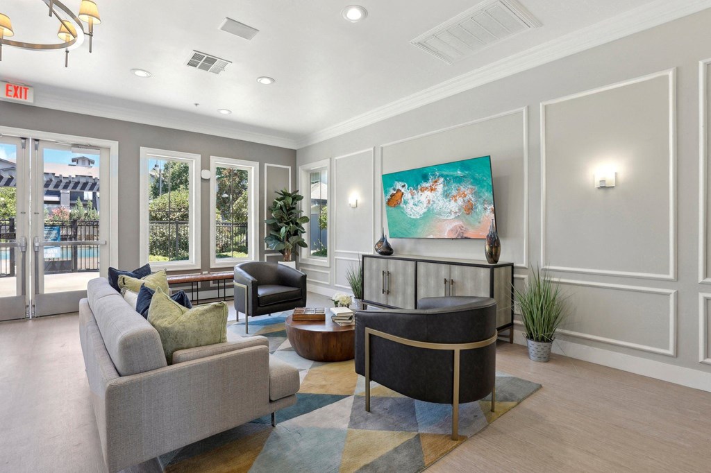 resident social lounge at Waterstone Apartments