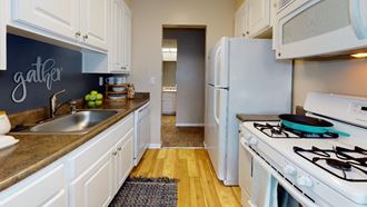 Model Kitchen at Stoneridge Apartment Homes