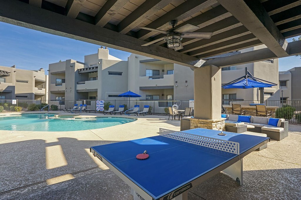 Lounge Swimming Pool With Cabana at Scottsdale Horizon Apartments, Scottsdale, 85260