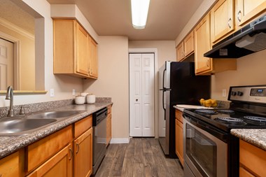 Kitchen Worktops at Riverwalk at Happy Valley, Happy Valley, 97086