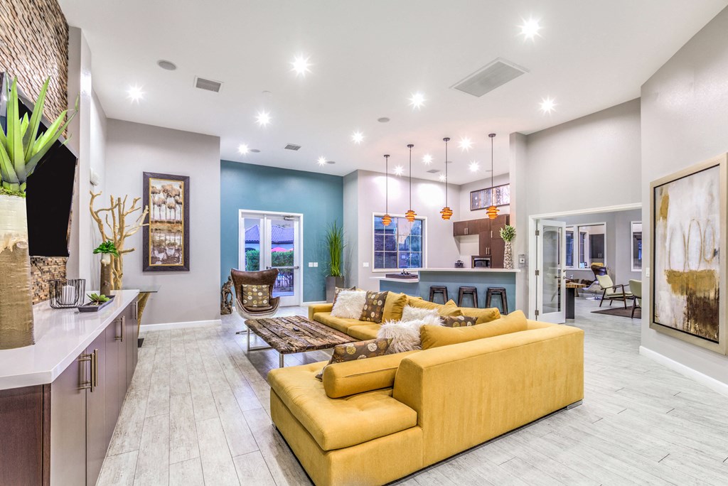 Resident lounge at Tribeca North Apartment Homes