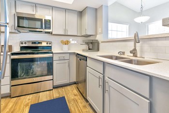 Kitchen at Village at Desert Lakes - Photo Gallery 9