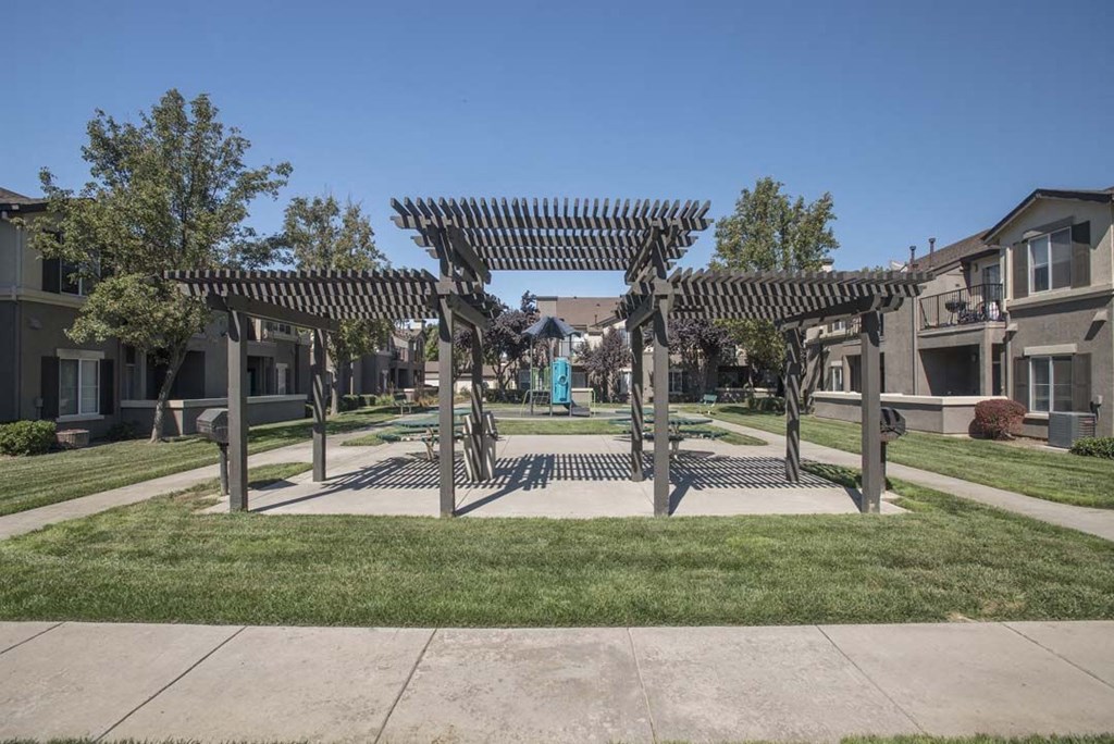 Garden Gazebo at Somerfield at Lakeside  Apartments, Elk Grove, California