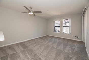 Carpert Room at Del Norte Place Apartment Homes