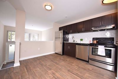 Fully Equipped Eat-In Kitchen at Russellville Commons, Portland