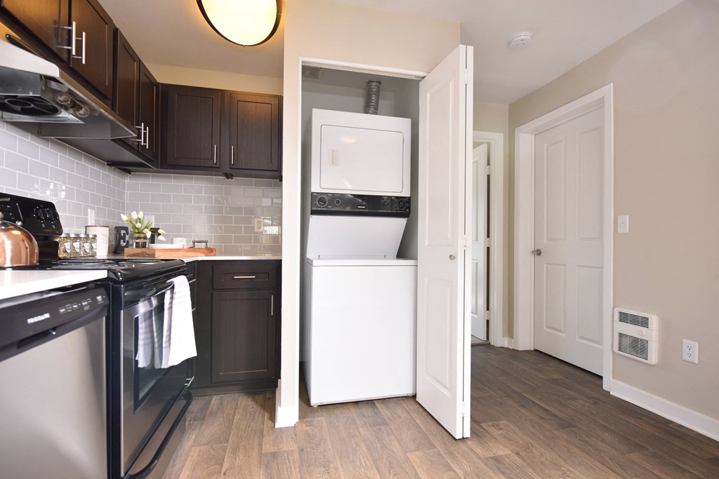 Washer and Dryer at Russellville Commons