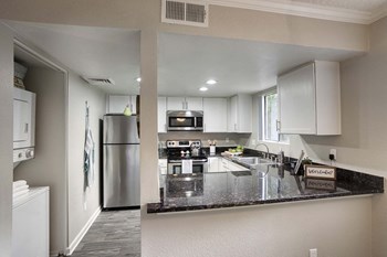 Fully Furnished Kitchen With Stainless Steel Appliances at Country Brook, Chandler, AZ