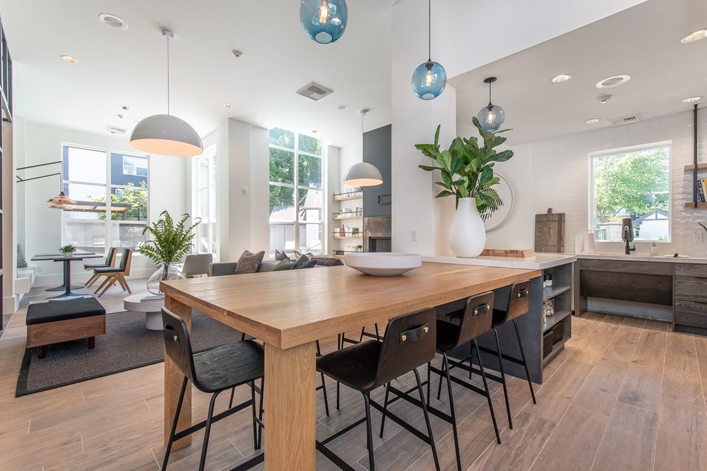 spacious clubhouse at Pallas